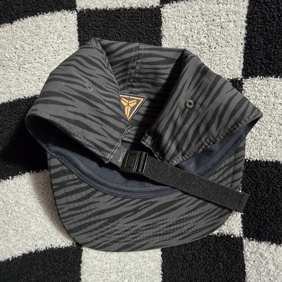 Nike AW84 Kobe Bryant Black Mamba 5 Panel Zebra Stripe Hat Cap - Picture 3 of 4
